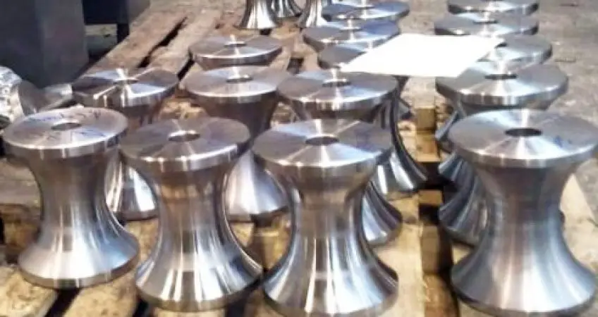 piezas mecanizadas en acero especial F125 mediante torneado CNC